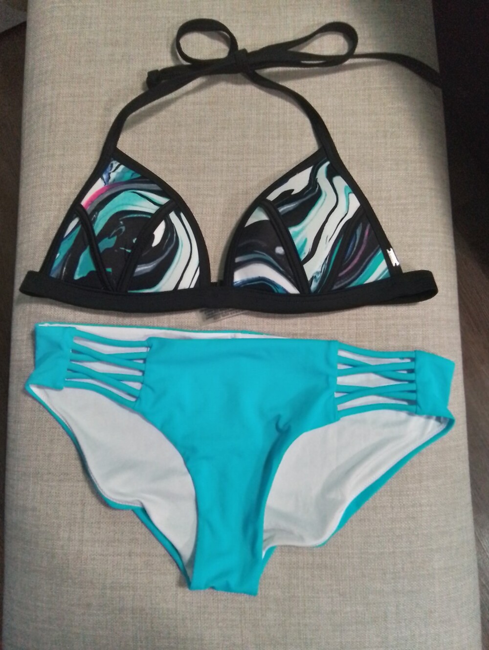 Vintage Pink Victorias Secret Women’s Turquoise & Multicolor Bikini Set